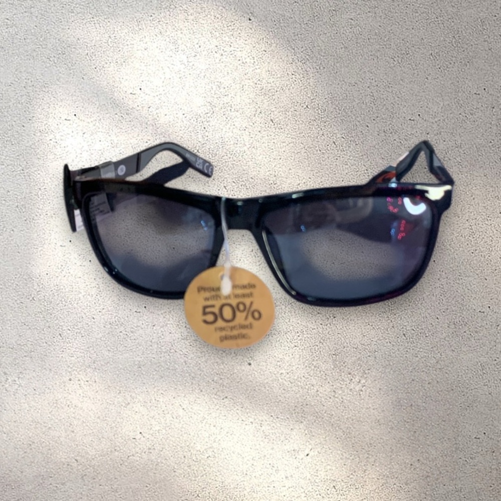 Brand NEW Men's Dockers Black Wrap-around Polarized Sunglasses (23 528)